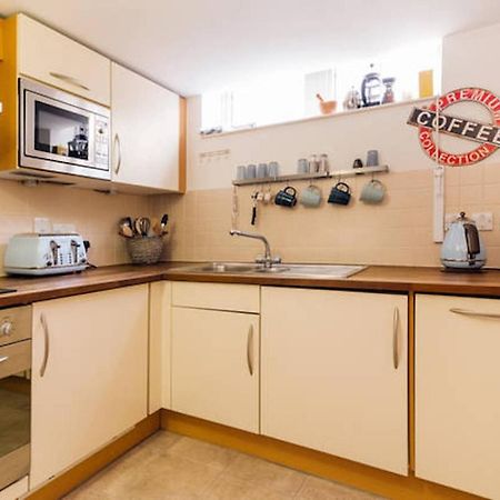 Central 2-Bed, 2-Bath Sanctuary Near Holborn Station, Covent Garden & West End Londres Exterior foto